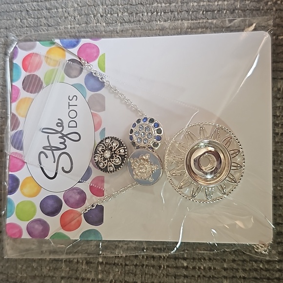 NEW STYLE DOTS SUNBURST NECKLACE & 3 12mm Original Snaps - Picture 1 of 3